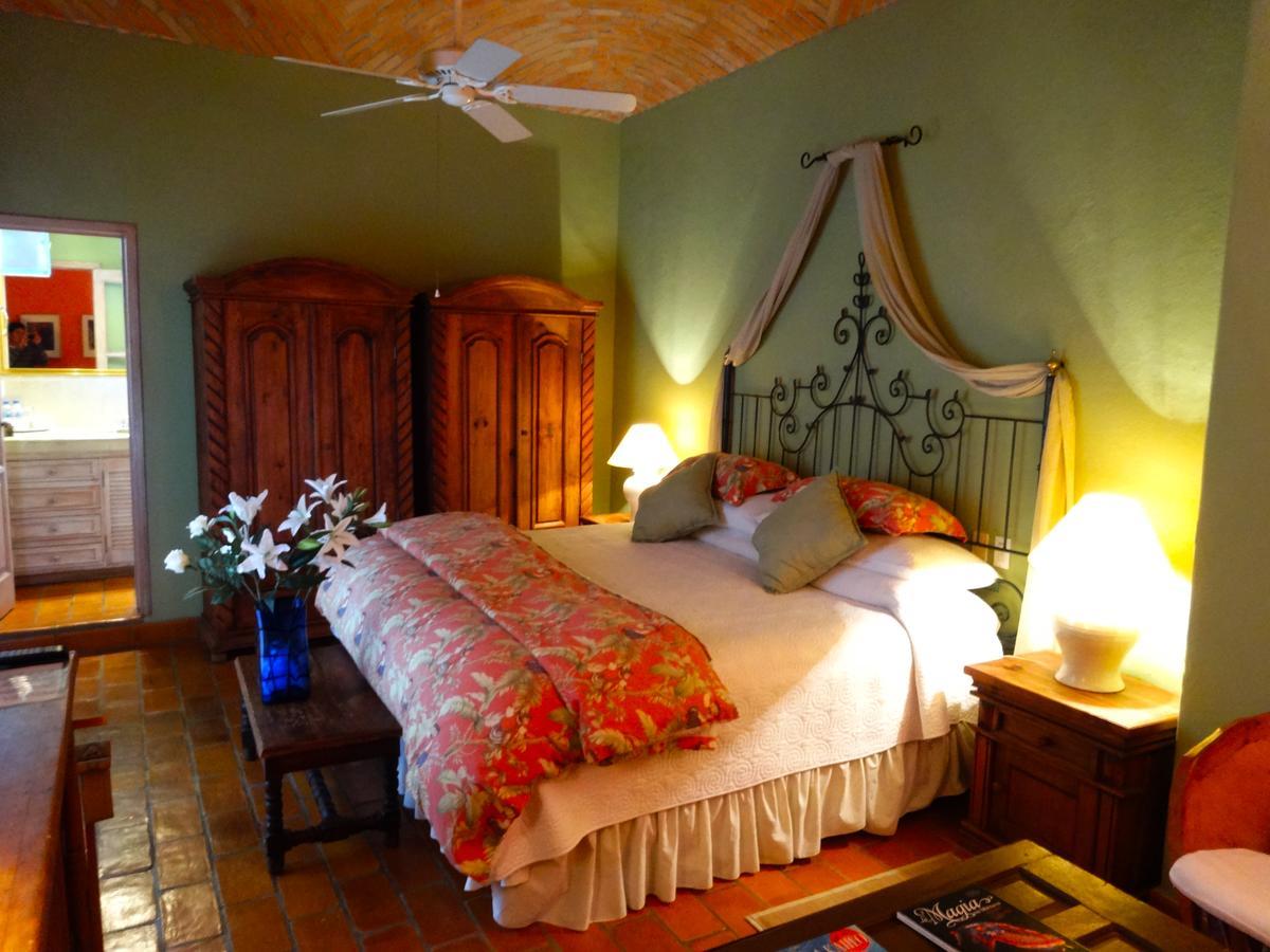 Bed and Breakfast Casa Calderoni Сан-Міґель-де-Альєнде Екстер'єр фото